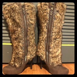 Fur heeled boots